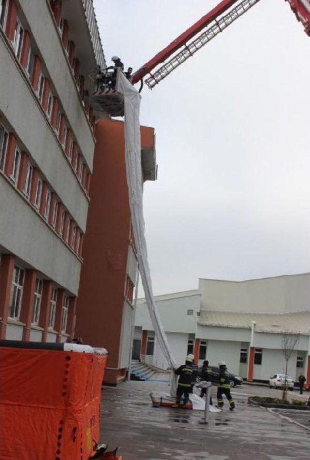 Atatürk üniversitesi'nde yangın tatbikatı