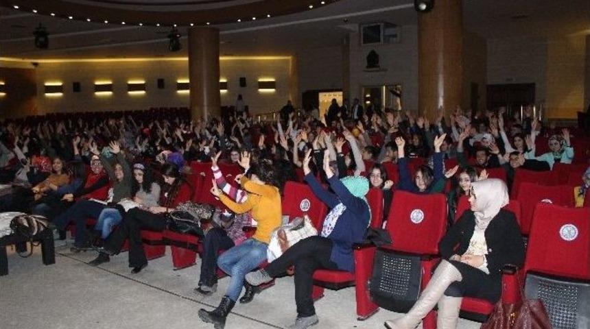 3 Aralık D&uuml;nya Engelliler G&uuml;n&uuml; Etkinlikleri Kapsamında &ldquo;bu İşte Bir Sakatlık Var&rdquo; Tiyatro Oyunu Sahnelendi