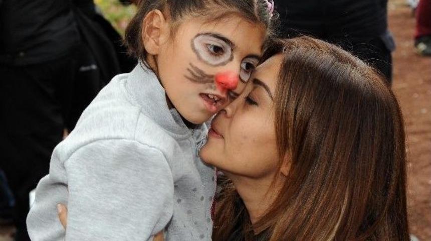 Engelli &Ccedil;ocuklara Atla Terapi