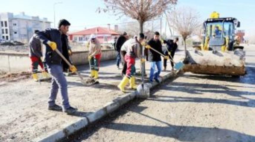 G&uuml;rpınar Belediyesi&rsquo;nden &Ccedil;evre Temizliği