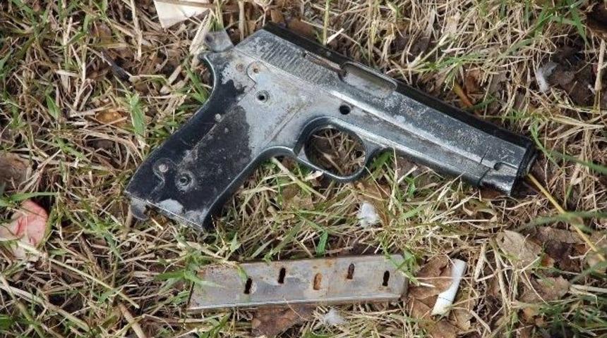 Hastane Bah&ccedil;esinde Tabanca Bulundu