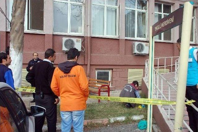 Hastane Bah&ccedil;esinde Tabanca Bulundu 1