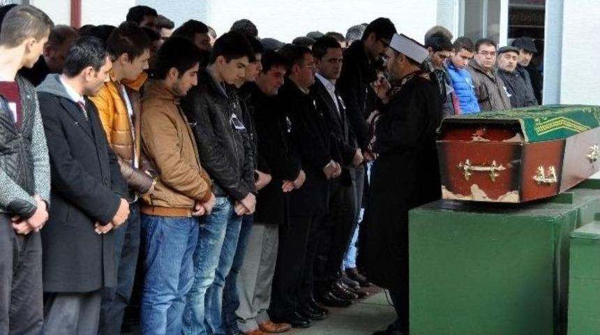 Porsuk &Ccedil;ayında Bulunan Lise &Ouml;ğrencisi Toprağa Verildi