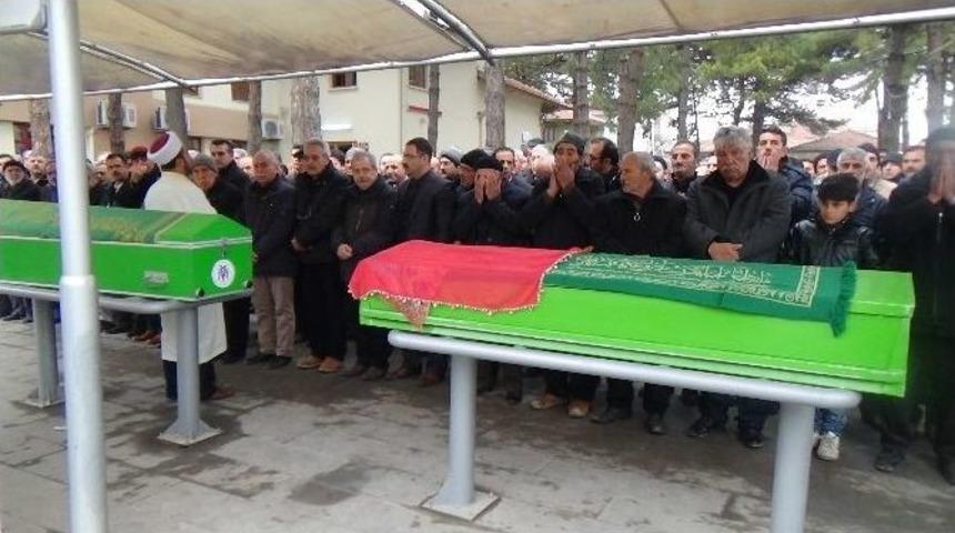 4&rsquo;&uuml;nc&uuml; Kattan D&uuml;şerek &Ouml;len Gen&ccedil; Kadın Son Yolculuğuna Uğurlandı