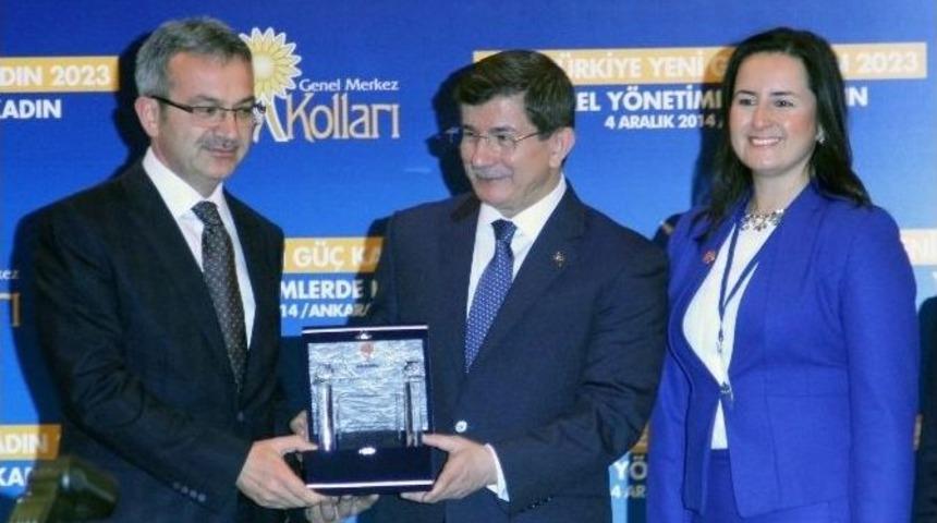 Başkan K&ouml;şker&rsquo;e Başbakan&rsquo;dan &Ouml;d&uuml;l