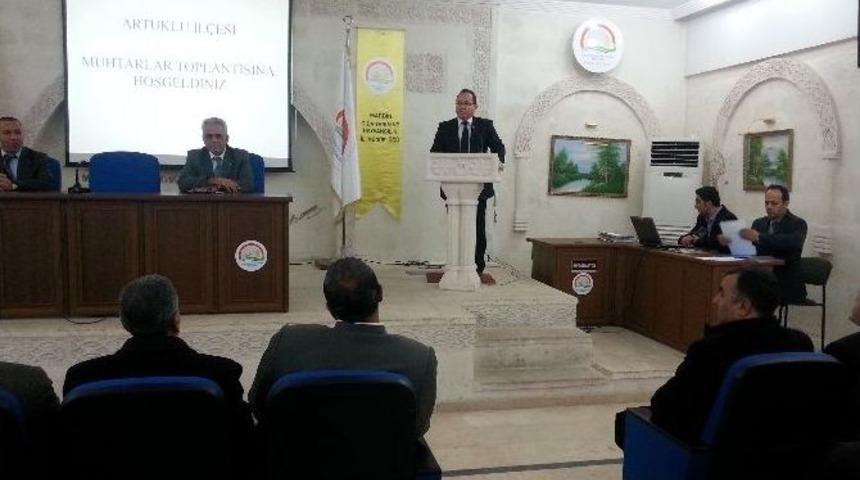 Artuklu&rsquo;da Muhtarlar Toplantısı