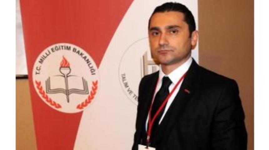 Okul &ouml;ncesinde ilahi ve sofra duasına ret