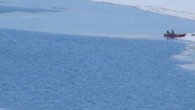 Çıldır gölü buzlanmaya başladı 3