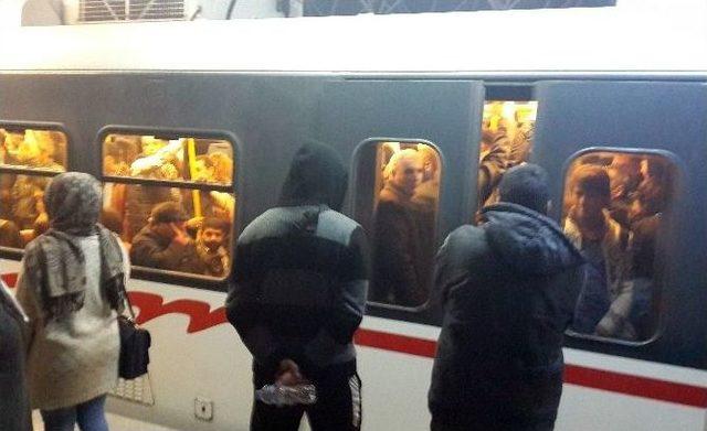 (&ouml;zel Haber) İzmir&rsquo;de Metro İsyanı 2