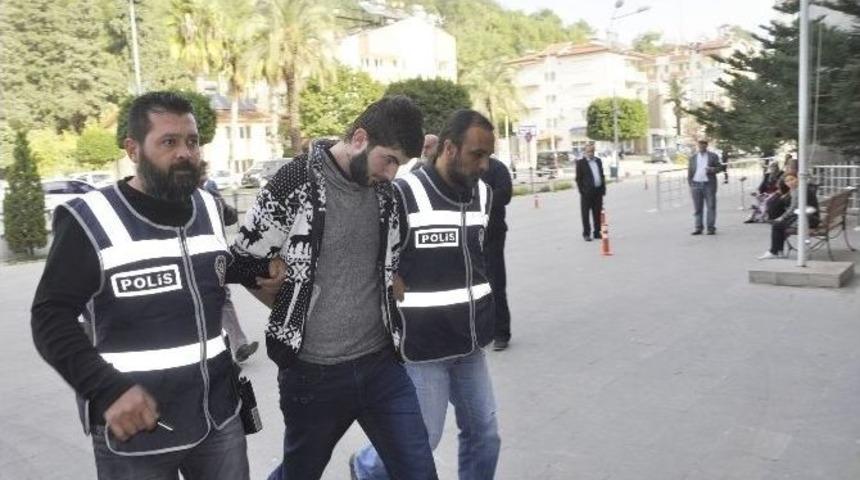 Market Soyguncuları Polisten Ka&ccedil;amadı