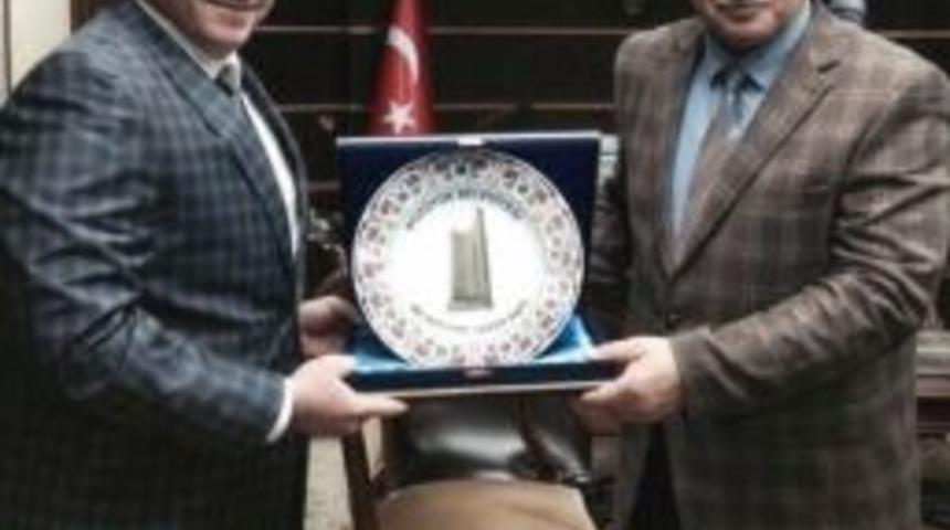 Başkan Bakıcı Mahalli İdareler Genel M&uuml;d&uuml;r&uuml; &Ouml;mer Doğanay&rsquo;ı Ziyaret Etti
