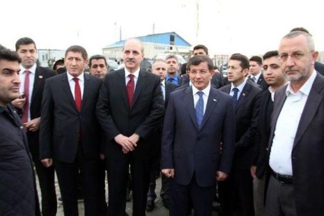 Davutoğlu, lise arkadaşının esenyurt taki cenaze t&ouml;renine katıldı 2