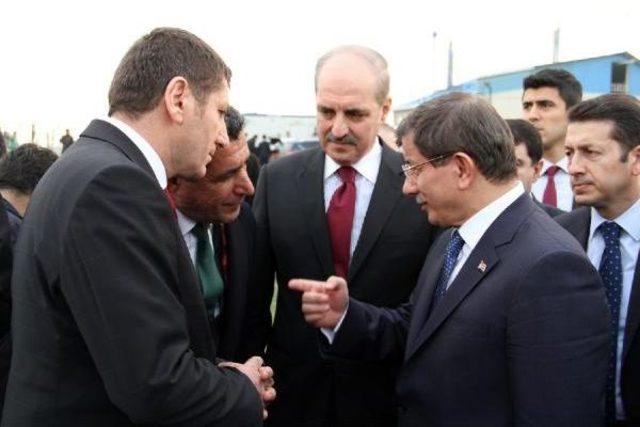 Davutoğlu, lise arkadaşının esenyurt taki cenaze t&ouml;renine katıldı 3