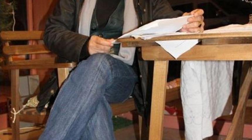 Mahkeme, mem &ucirc; z&icirc;n'deki &ldquo;tahrifat davasında oyun yazarını haklı buldu