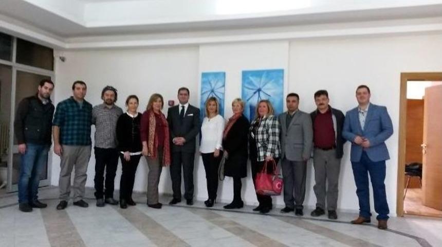 Tuder Fo&ccedil;a İ&ccedil;in Elini Taşın Altına Koydu