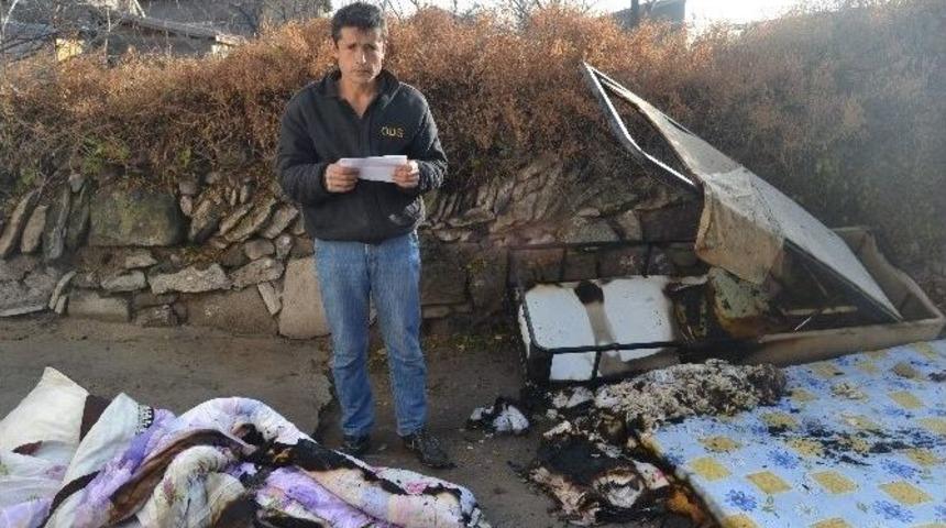 Evleri Yanan Aile Yetkililerden Yardım Bekliyor