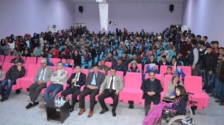 &Ccedil;emişgezek&rsquo;te Ses Yarışması D&uuml;zenlendi