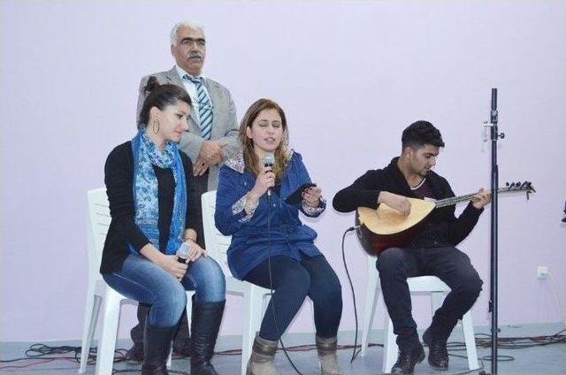 &Ccedil;emişgezek&rsquo;te Ses Yarışması D&uuml;zenlendi 2