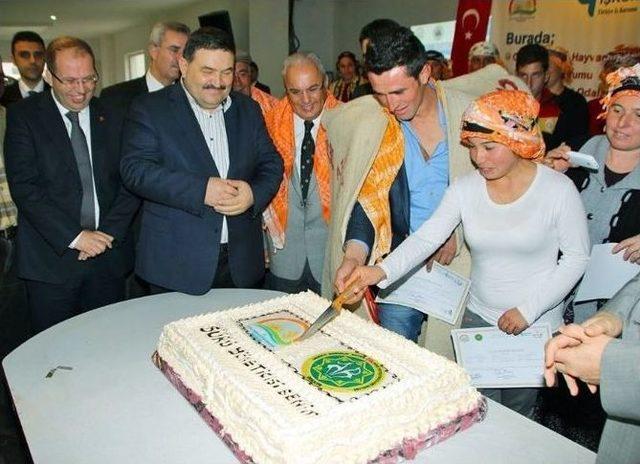 &Ccedil;obanlık Kursunda Tanışıp, Sertifika T&ouml;reninde Nişanlandılar 2