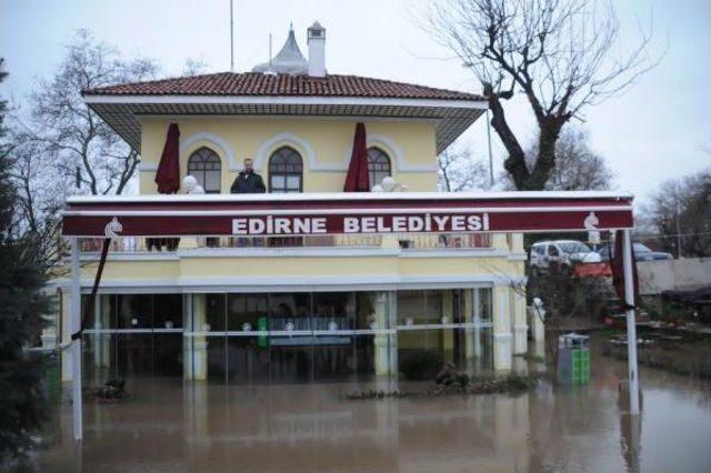 Tunca Ve Meriç Nehri Taşti, Ekili Alanlar Ve Çay Bahçeleri Su Altinda