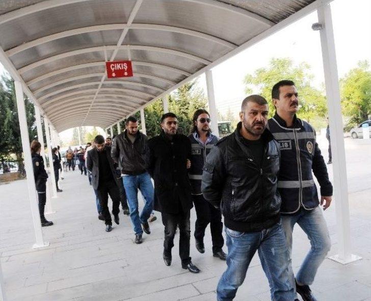 Antalya’da 350 Polisin Görev Aldığı Tefecilik Operasyonu G4