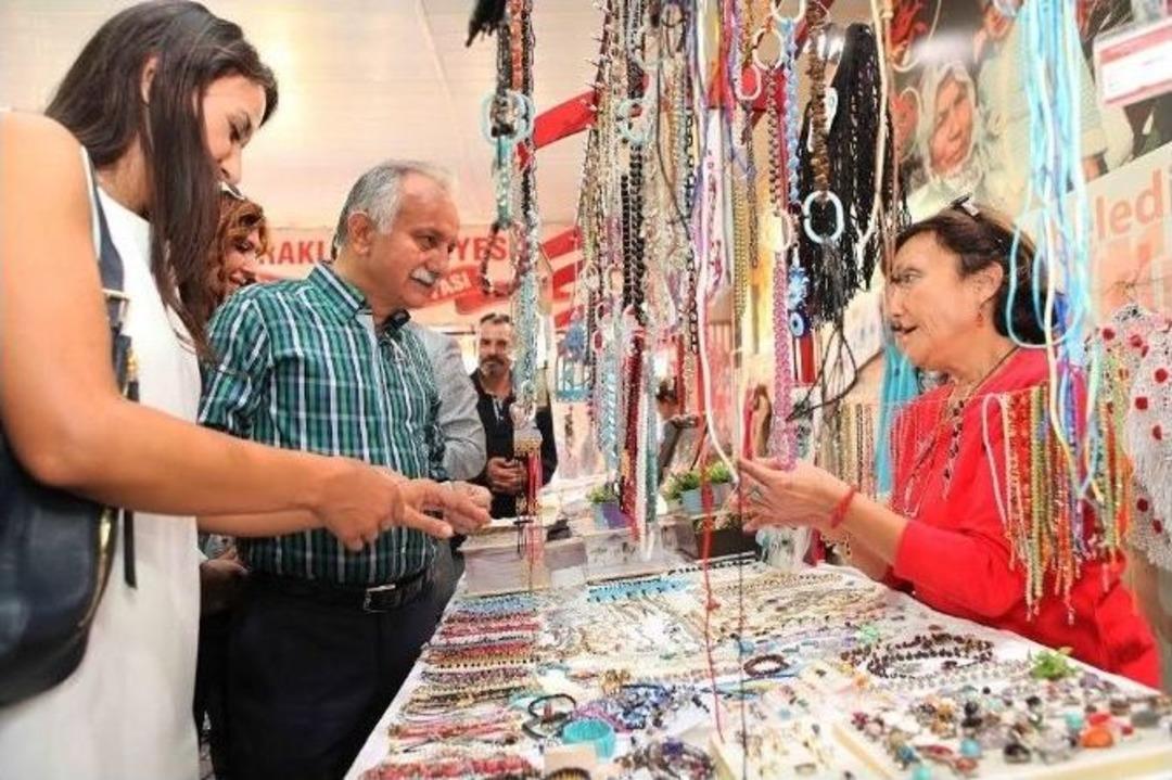 Bayraklı&rsquo;da Kadının Adı Var