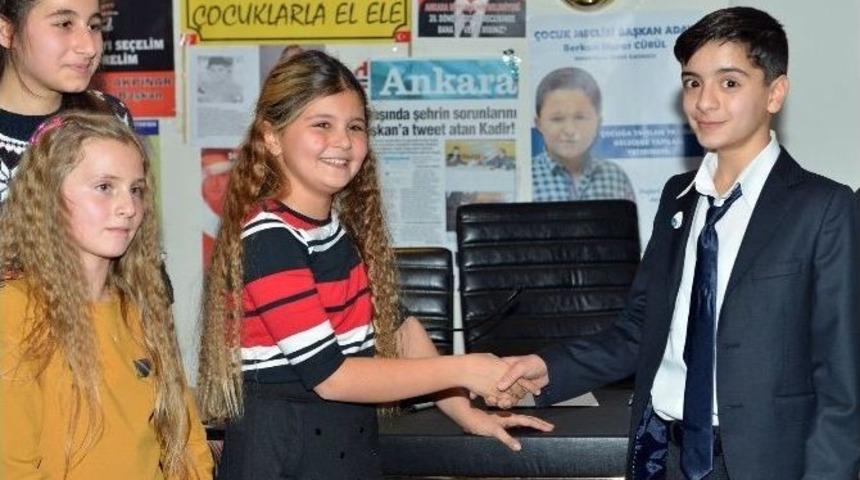 11 Yaşındaki Ayşe Dila &Ccedil;ocuk Meclisi&rsquo;nin Yeni Başkanı Oldu