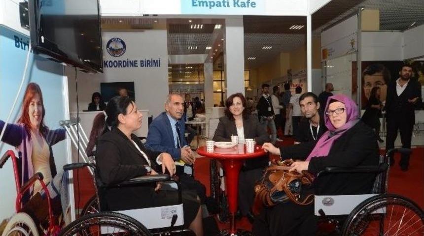 Engelsiz Yaşam Fuarı&rsquo;nda &rsquo;empati Kafe&rsquo; Dikkat &Ccedil;ekti
