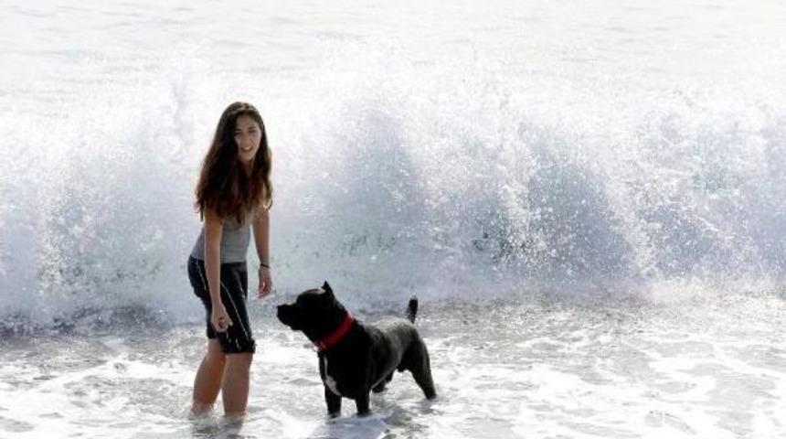 Antalya'da Aralikta Deniz Girdiler