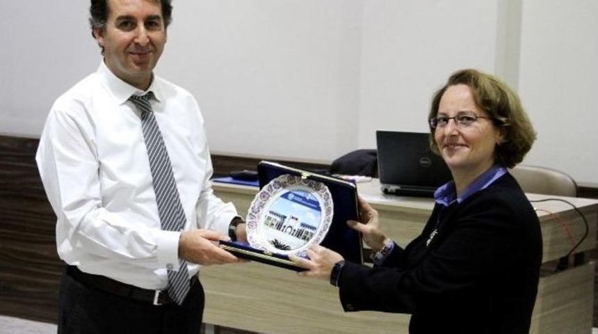 Ua&uuml;&rsquo;de &ldquo;turizm Ve Otelcilikte Kariyer Seminerleri&rdquo; Devam Ediyor