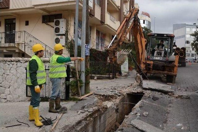 Yağmur Drenajları Yenileniyor