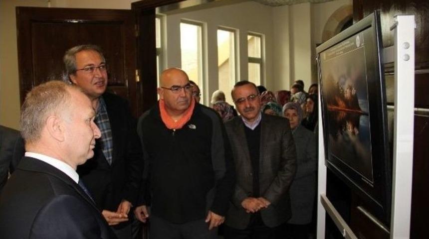 &Ouml;d&uuml;ll&uuml; Fotoğraflar Sergileniyor