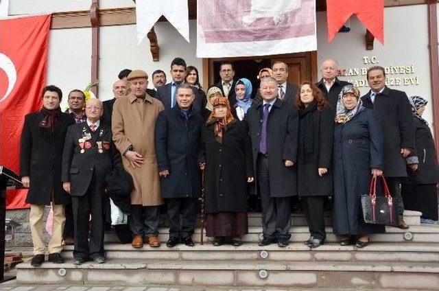 Satıkadın Mezarı Başında Anıldı