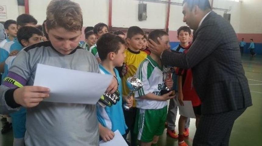 Rize&rsquo;de Futsal K&uuml;&ccedil;&uuml;kler İl Birinciliği Sona Erdi