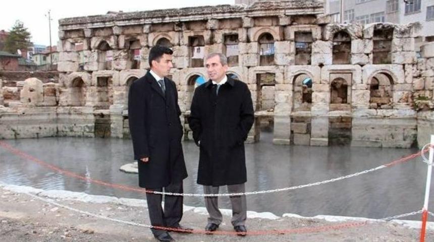 Roma Hamamı Etrafında Tarih Fışkırıyor