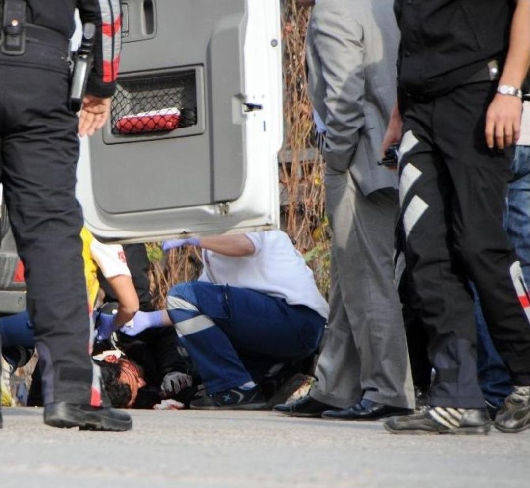 Antalya&rsquo;da Hırsız-polis Kovalamacası Hastanede Bitti