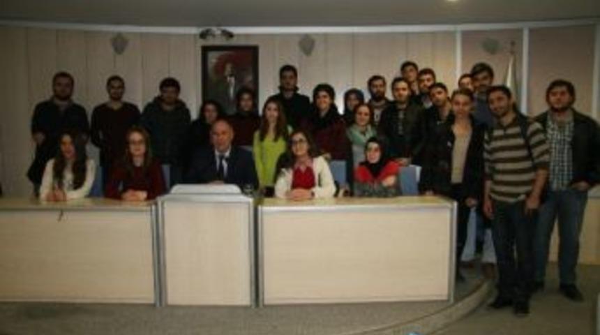 Sa&uuml; &Ouml;ğrencileri Adapazarı Belediyesi Meclisinde