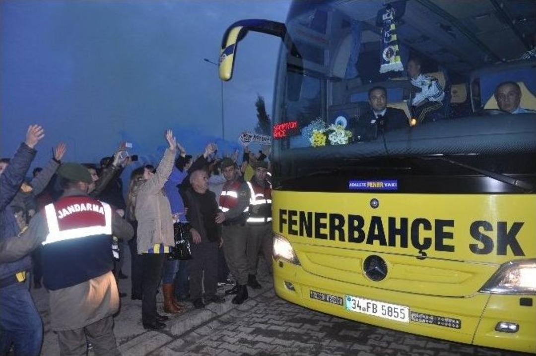 Fenerbah&ccedil;e&rsquo;ye Balıkesir&rsquo;de Coşkulu Karşılama