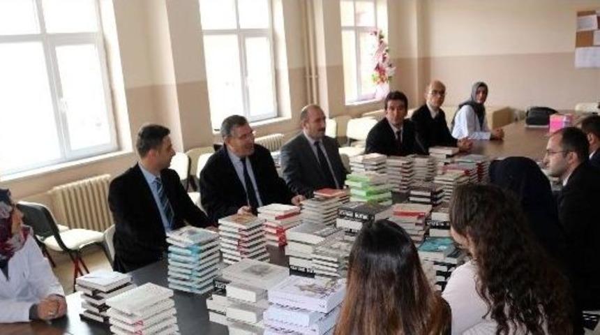 Ağrı&rsquo;da Kitap Dağıtımı