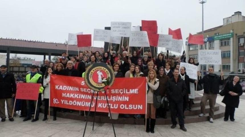 Tkb Sakarya Şubesi &ldquo;kadının Se&ccedil;me Ve Se&ccedil;ilme Hakkı G&uuml;n&uuml;&rdquo; Vesilesiyle Bir Eylem Yaptı