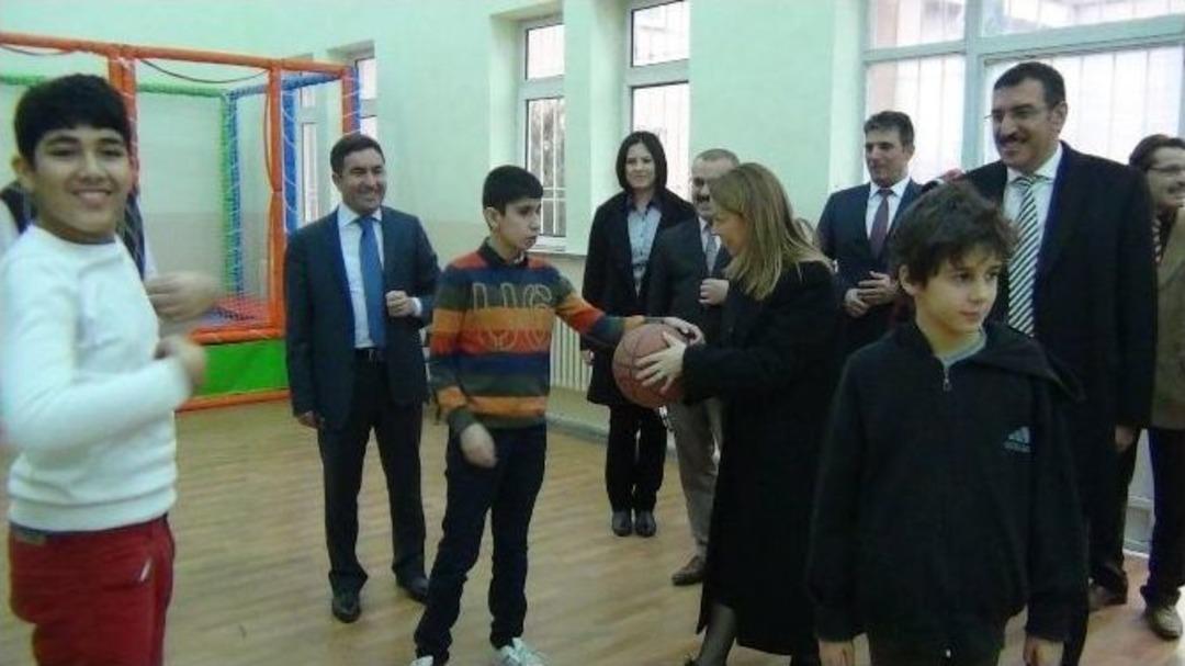 &Ccedil;alık&rsquo;dan İşitme Engelliler Okulu&rsquo;na Ziyaret