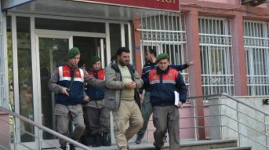 Terör Örgütü Üyesi Jandarmaya Yakalandı