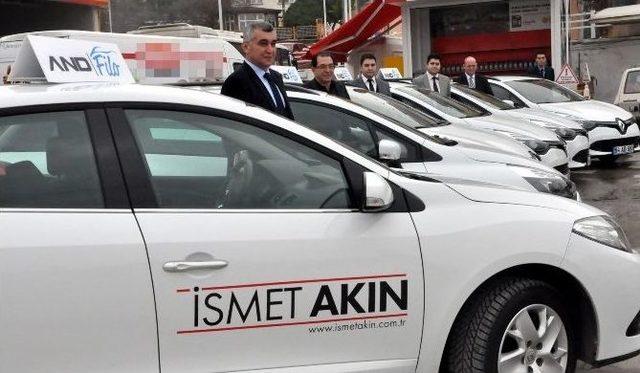 Uşak’ta Milletvekili Aday Adayı Akın, Araçlarını Teslim Aldı