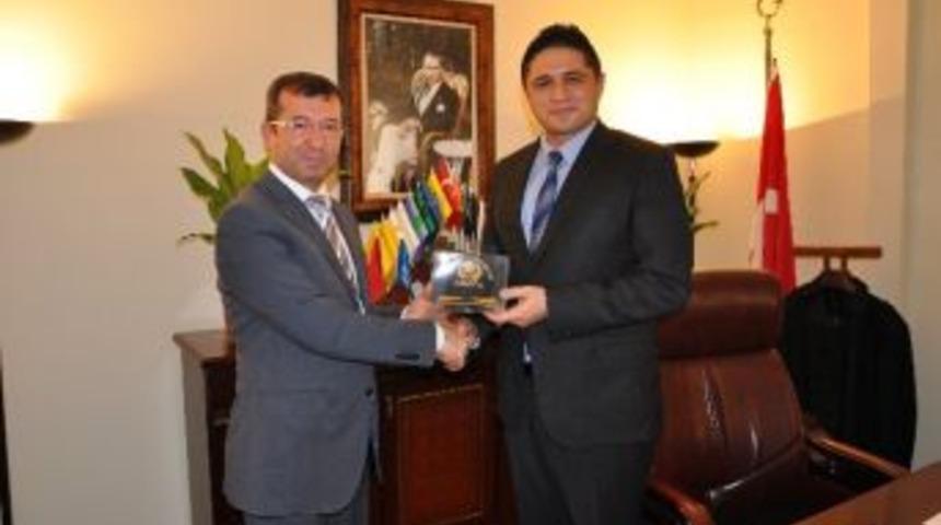 Acar Başkan Aliağa&rsquo;nın Fahri Polisi