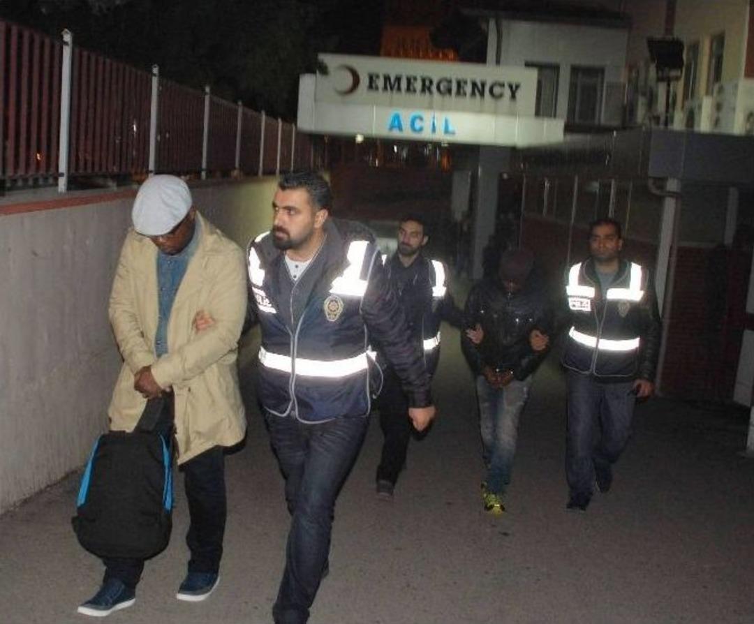 Afrikalı Dolandırıcılar Su&ccedil;&uuml;st&uuml; Yakalandı