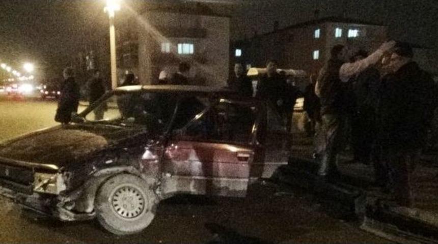 Otomobil Bah&ccedil;eye U&ccedil;tu: 7 Yaralı