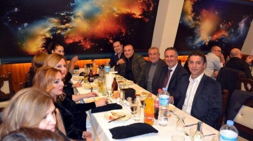 &Uuml;mit Besen Salihli&rsquo;de Hayranlarıyla Buluştu