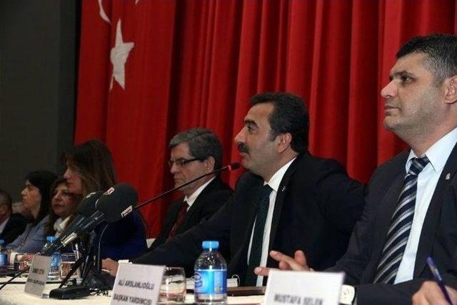 &Ccedil;ukurova&rsquo;da Hormonlu Binalar M&uuml;h&uuml;rlendi 1