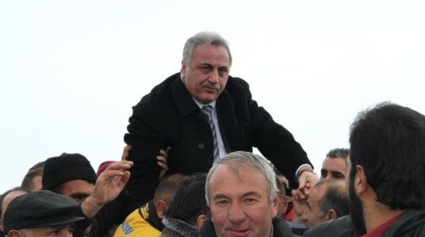 Ardahan&rsquo;da Saffet Kaya&rsquo;ya Coşkulu Karşılama