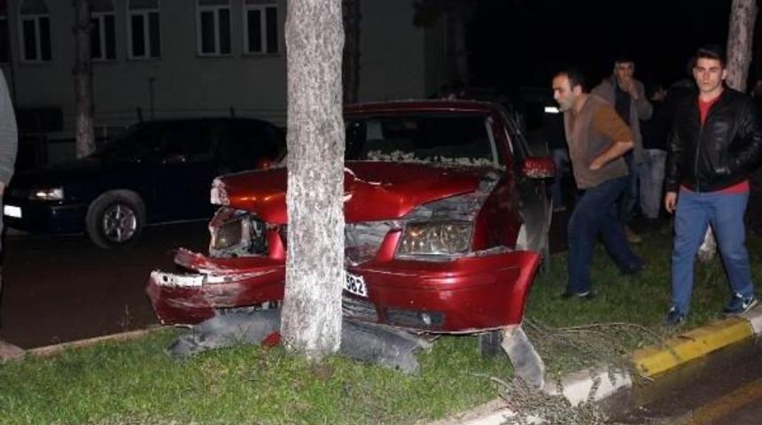 Park Halindeki Ara&ccedil;lara &Ccedil;arpip Ka&ccedil;ti